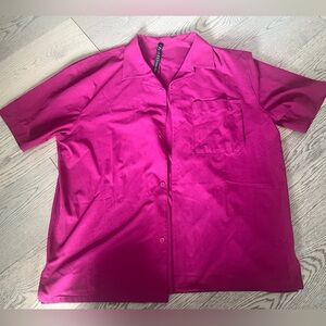 Lululemon Athletica airing easy button up